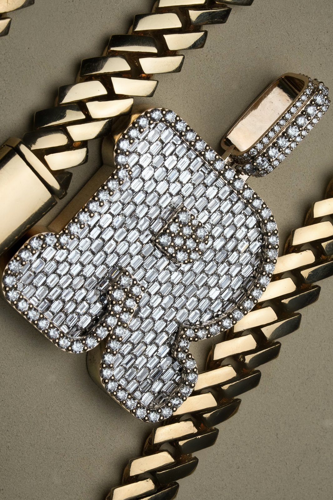 Pendants & Chains